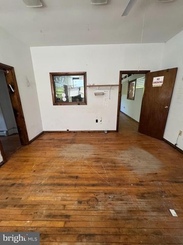 400 MAGNOLIA ST, Beverly, NJ 08010