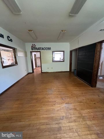 400 MAGNOLIA ST, Beverly, NJ 08010