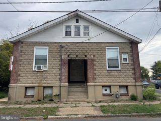 400 MAGNOLIA ST, Beverly, NJ 08010
