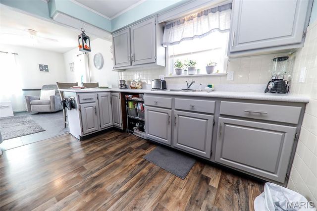 805 Victory Drive, Collinsville, IL 62234