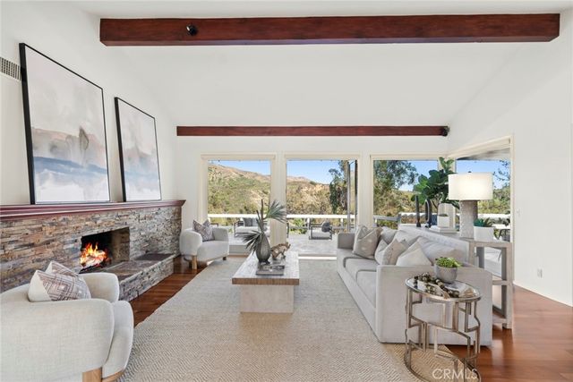 10392 Mira Vista, North Tustin, CA 92705
