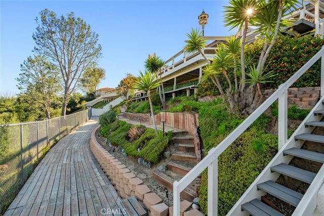 10392 Mira Vista, North Tustin, CA 92705