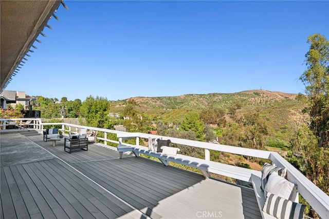 10392 Mira Vista, North Tustin, CA 92705