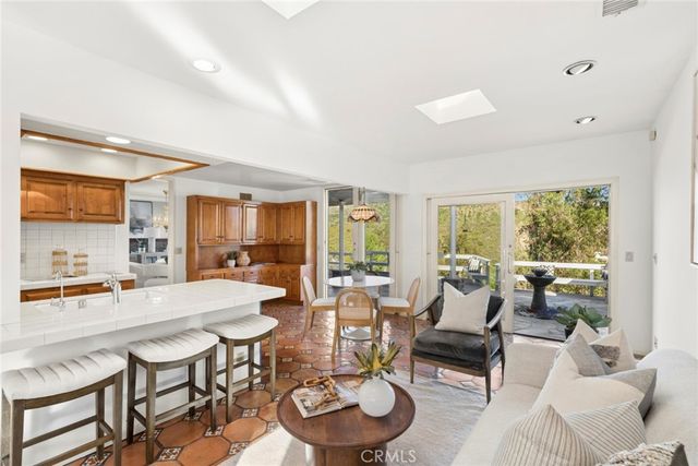 10392 Mira Vista, North Tustin, CA 92705