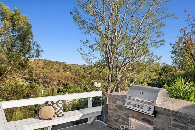 10392 Mira Vista, North Tustin, CA 92705