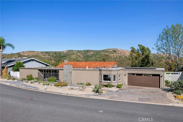 10392 Mira Vista, North Tustin, CA 92705