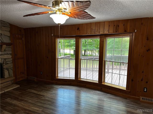 6659 Cross Road, Great Valley, NY 14741