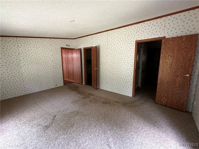 6659 Cross Road, Great Valley, NY 14741