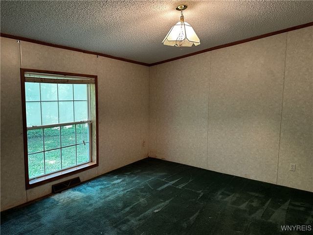 6659 Cross Road, Great Valley, NY 14741