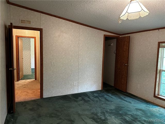 6659 Cross Road, Great Valley, NY 14741