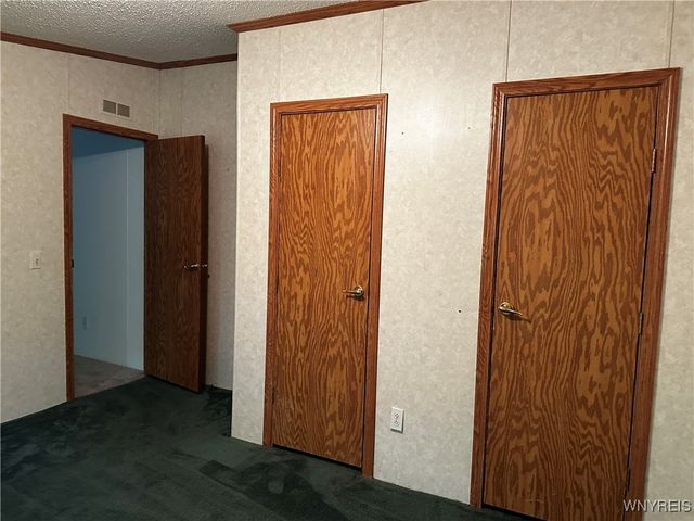 6659 Cross Road, Great Valley, NY 14741