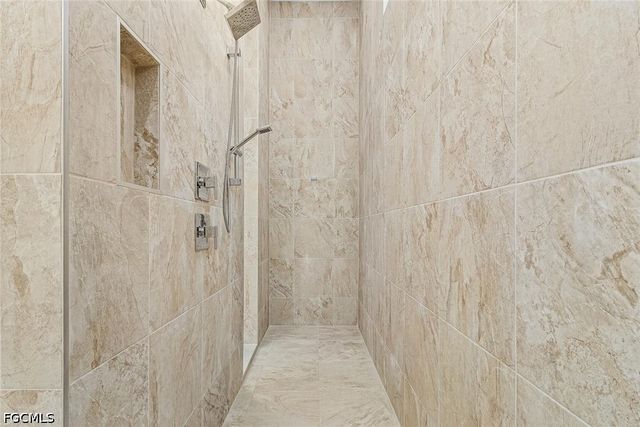 4337 NE 9th CT, Cape Coral, FL 33909