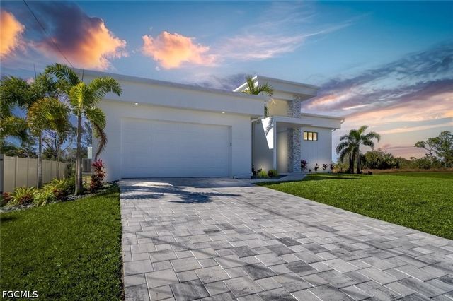 4337 NE 9th CT, Cape Coral, FL 33909