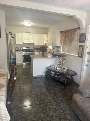 2530 Washington St, Hollywood, FL 33020