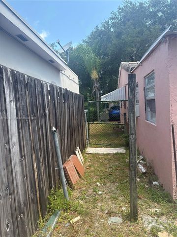 2530 Washington St, Hollywood, FL 33020