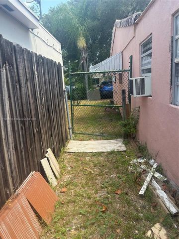 2530 Washington St, Hollywood, FL 33020