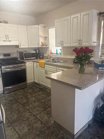 2530 Washington St, Hollywood, FL 33020