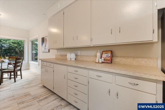 965 N 4th Av, Stayton, OR 97383