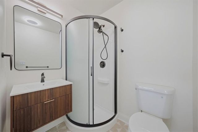 5806 W 75th Street, Prairie Village, KS 66208