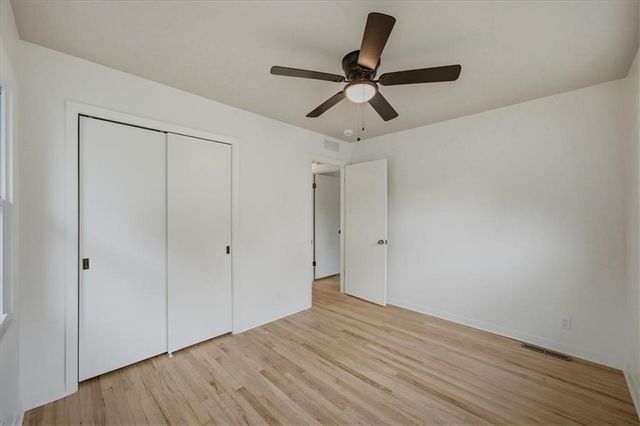 5806 W 75th Street, Prairie Village, KS 66208