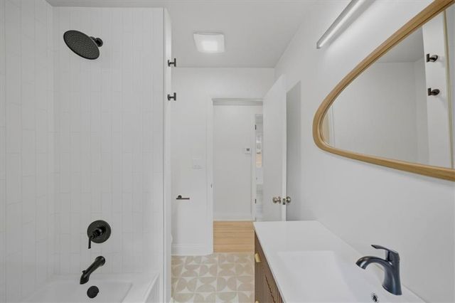 5806 W 75th Street, Prairie Village, KS 66208