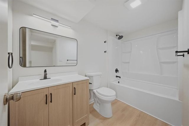 5806 W 75th Street, Prairie Village, KS 66208