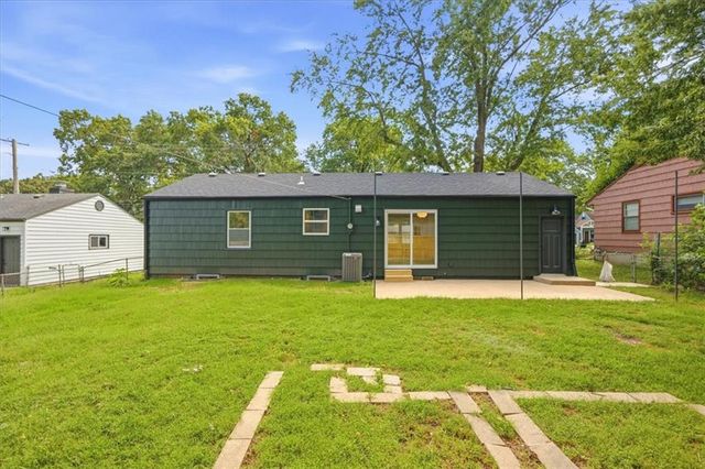 5806 W 75th Street, Prairie Village, KS 66208