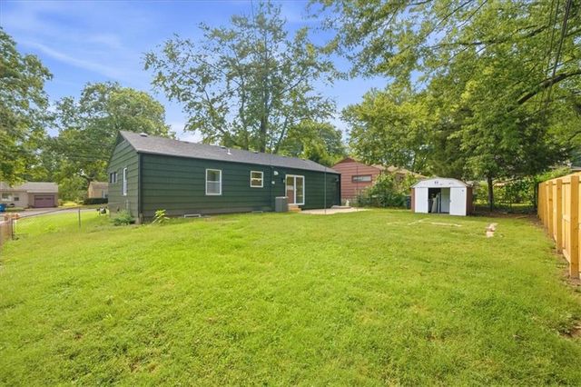 5806 W 75th Street, Prairie Village, KS 66208