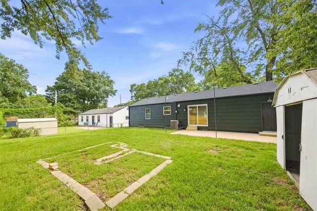 5806 W 75th Street, Prairie Village, KS 66208
