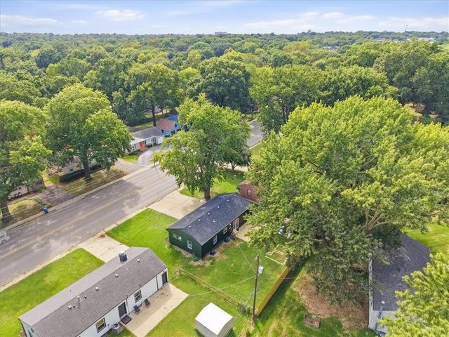 5806 W 75th Street, Prairie Village, KS 66208