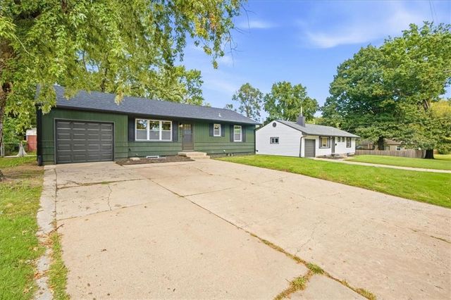 5806 W 75th Street, Prairie Village, KS 66208