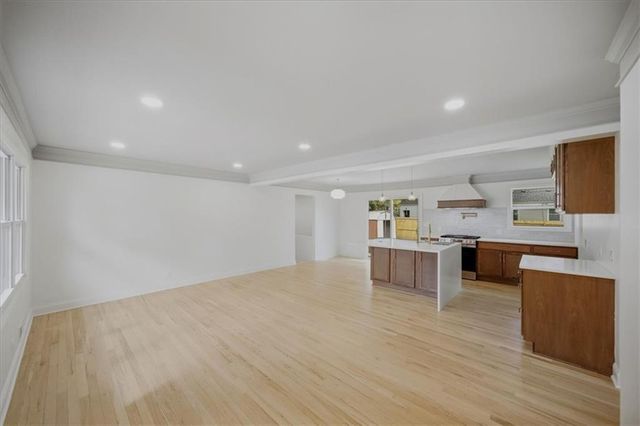 5806 W 75th Street, Prairie Village, KS 66208
