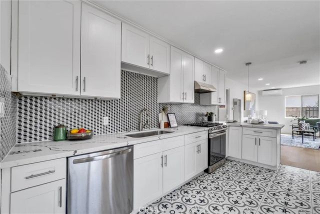 2305 Sesmas Street, Duarte, CA 91010