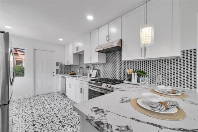 2305 Sesmas Street, Duarte, CA 91010