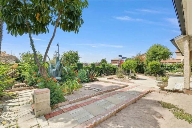 2305 Sesmas Street, Duarte, CA 91010