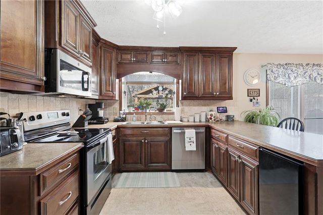 5730 Garden Walk, Flowery Branch, GA 30542