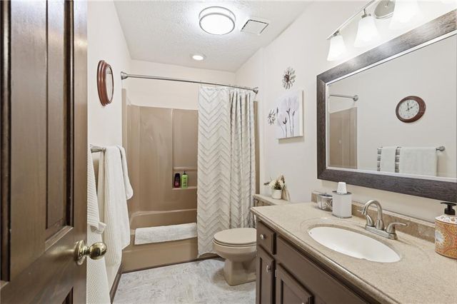 5730 Garden Walk, Flowery Branch, GA 30542