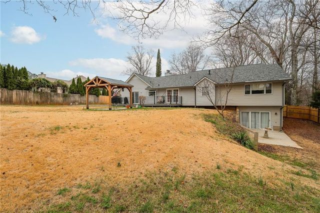 5730 Garden Walk, Flowery Branch, GA 30542