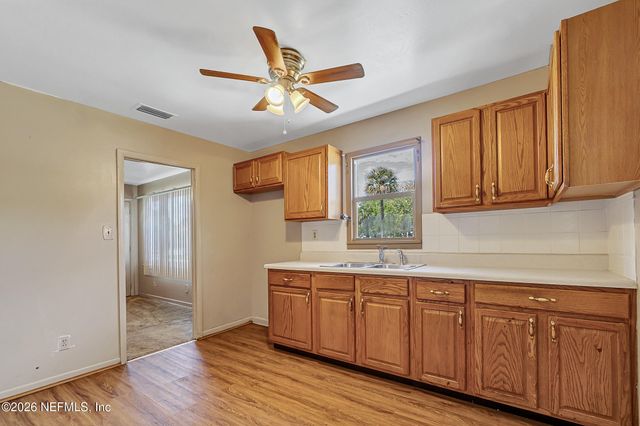 628 3RD Avenue S, Jacksonville Beach, FL 32250