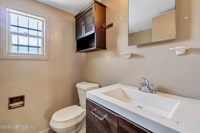 628 3RD Avenue S, Jacksonville Beach, FL 32250