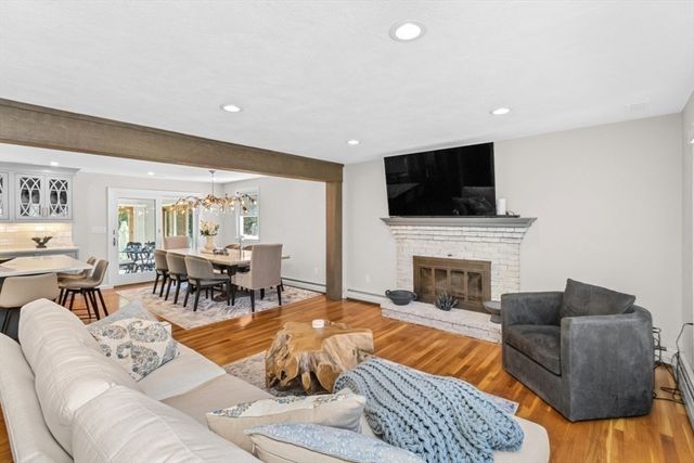 15 Fernwood Road, Saugus, MA 01906