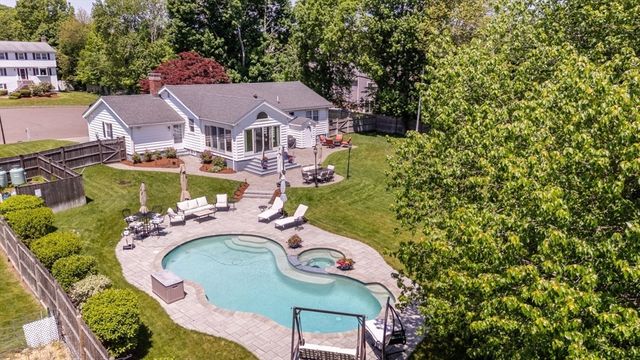 15 Fernwood Road, Saugus, MA 01906