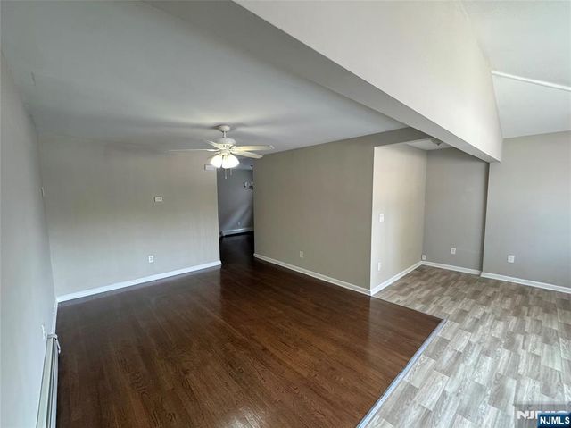 71 Suburbia Court, Jersey City, NJ 07305