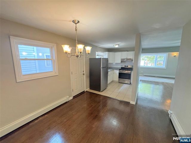 71 Suburbia Court, Jersey City, NJ 07305