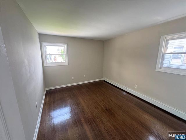 71 Suburbia Court, Jersey City, NJ 07305