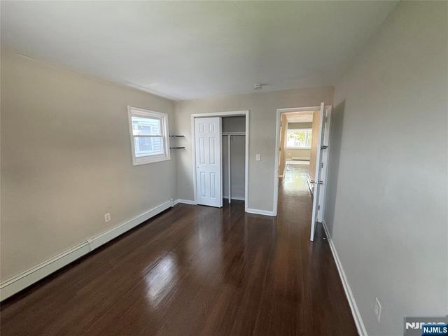 71 Suburbia Court, Jersey City, NJ 07305