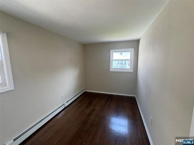 71 Suburbia Court, Jersey City, NJ 07305