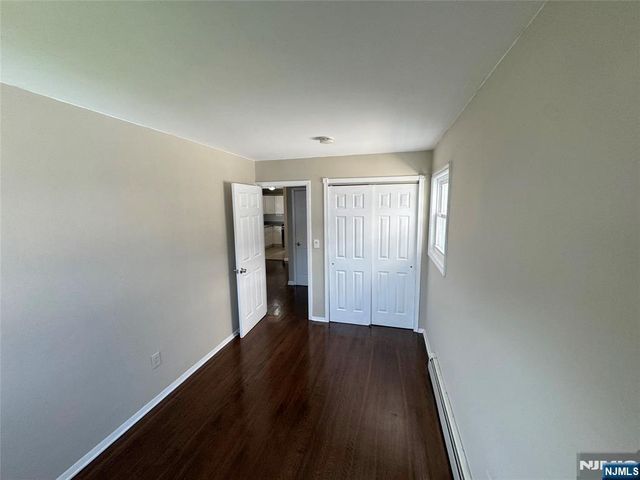 71 Suburbia Court, Jersey City, NJ 07305