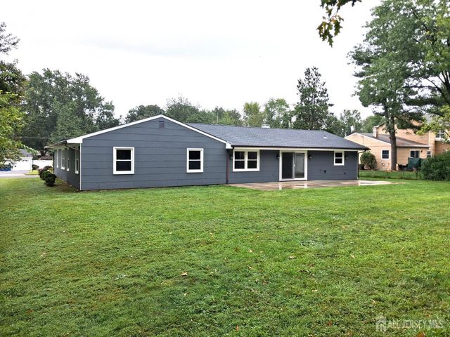 6 Flower Road, Franklin Twsp, NJ 08873