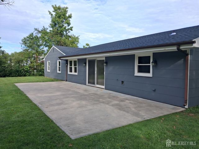 6 Flower Road, Franklin Twsp, NJ 08873